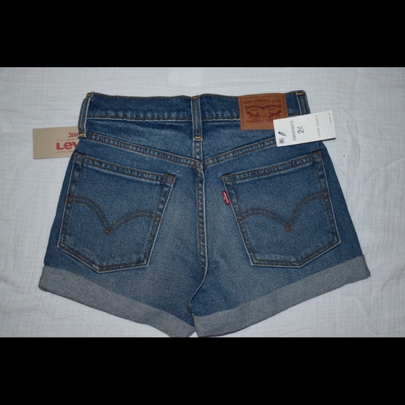 Levi’s wedgie fit shorts - Picture 4 of 4